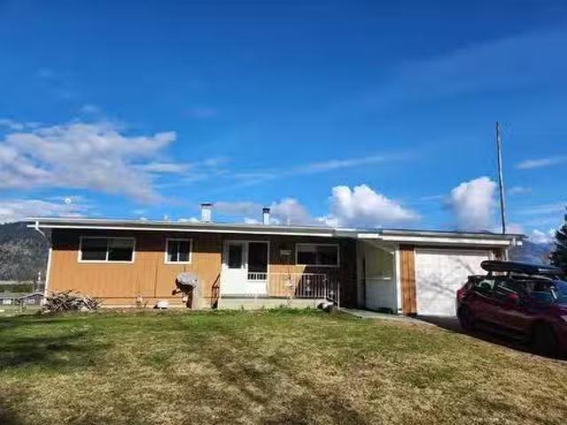 House for sale in Fauquier, British Columbia