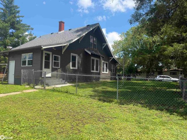 House for sale in Eddyville, Iowa