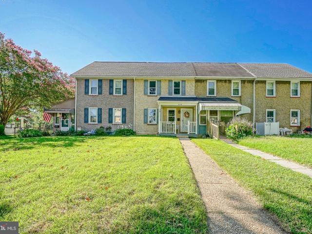 Townhouse for sale in Commerce, New Jersey