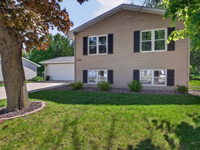 House for sale in Waverly, Iowa