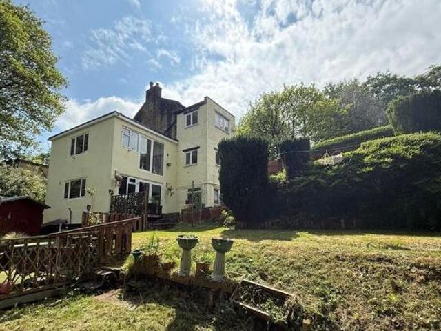 House for sale in Halifax, Calderdale