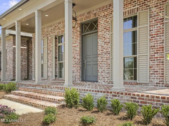 House for sale in Ridgeland, Mississippi