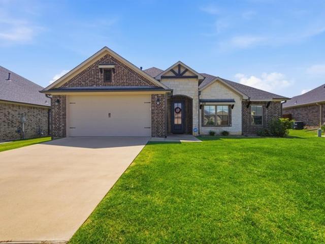 House for sale in Lindale, Smith County