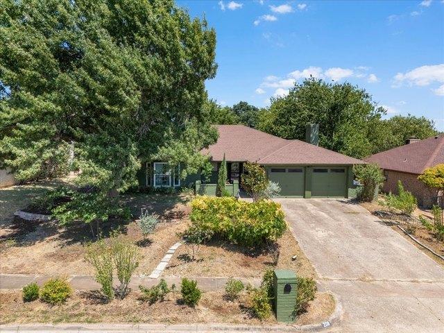House for sale in Benbrook, Texas