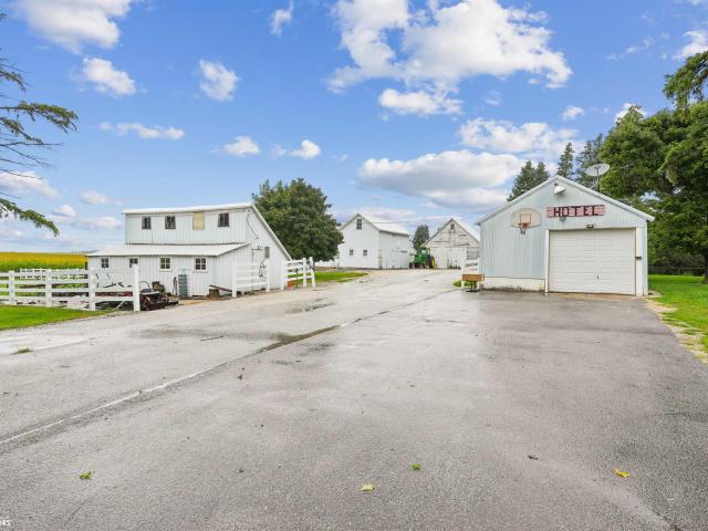 House for sale in New Providence, Hardin County