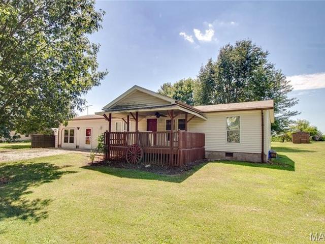 House for sale in Jersey, Illinois