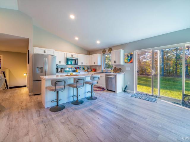 House for sale in Beverly Hills, Negaunee
