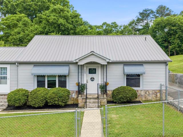 House for sale in Flat Rock, Alabama