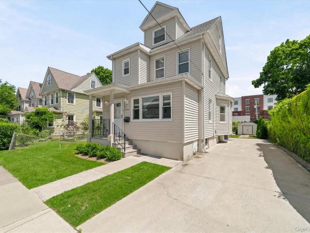 House for sale in Village of Pelham, Town of Pelham