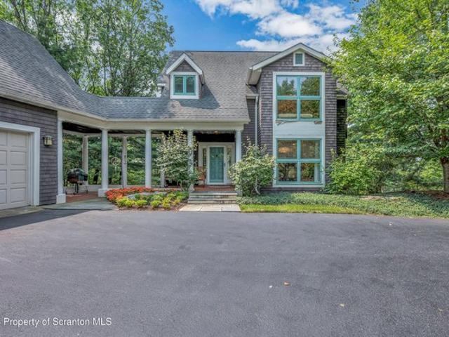 House for sale in Moosic, Pennsylvania