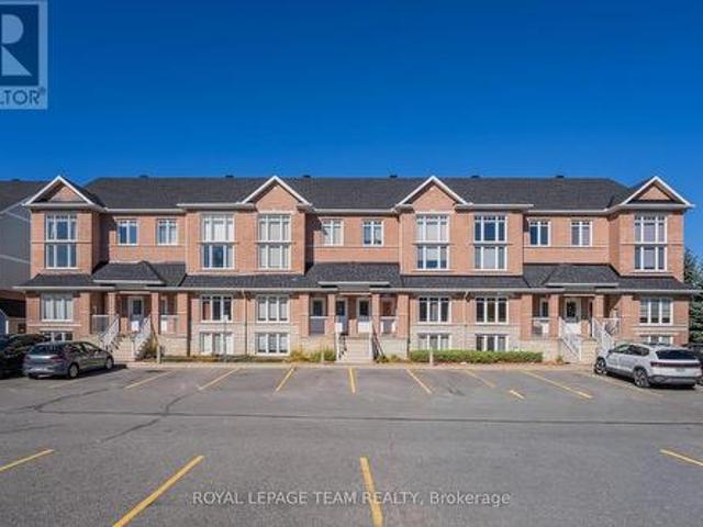 Townhouse for rent in Knoxdale-Merivale, Ottawa