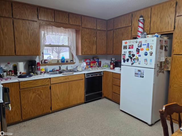 House for sale in Hubbard, Iowa