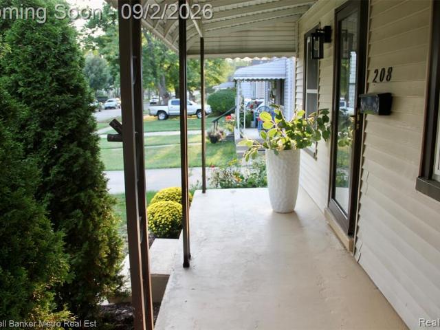 House for sale in Grovesnor North Apartments, Pontiac