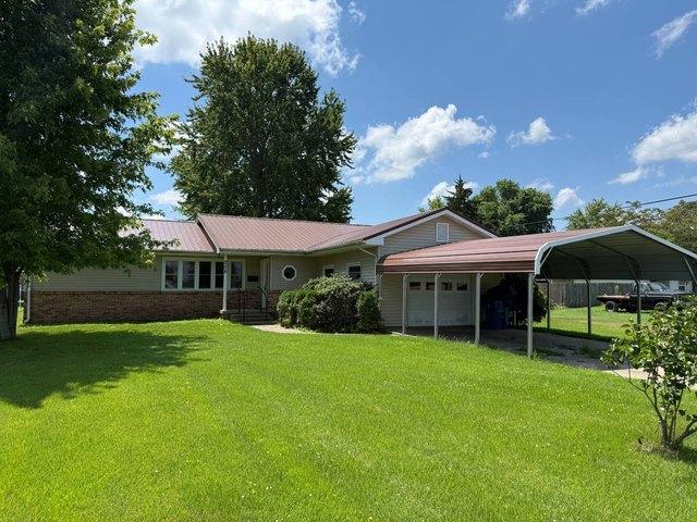 House for sale in Oblong, Illinois