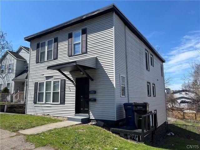 House for sale in Syracuse, New York