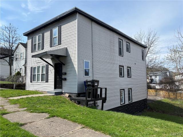 House for sale in Syracuse, New York