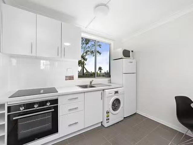House for rent in Wollongong West, New South Wales