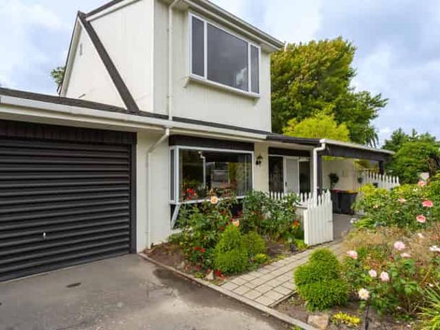 House for rent in Chaslands, Canterbury
