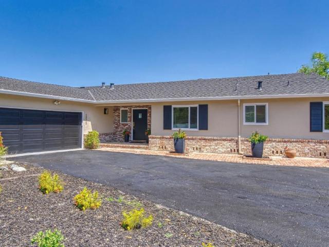 House for sale in Saratoga