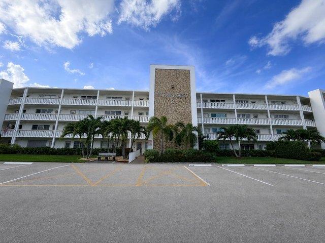 Condo for sale in Deerfield Beach, Florida