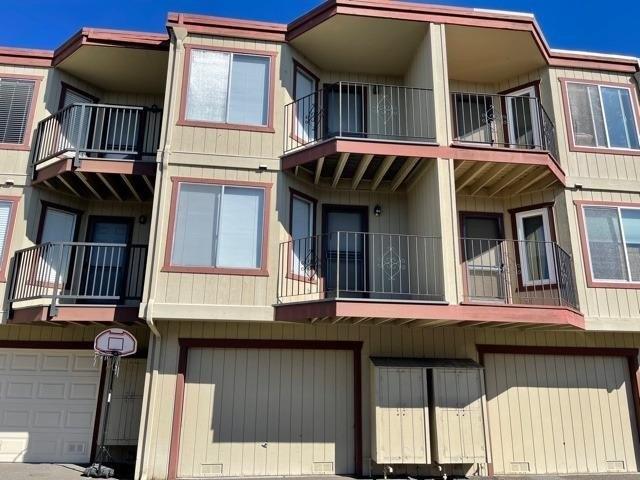 Townhouse for sale in Hayward, California