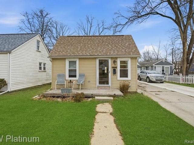 House for sale in Harper Woods, Michigan