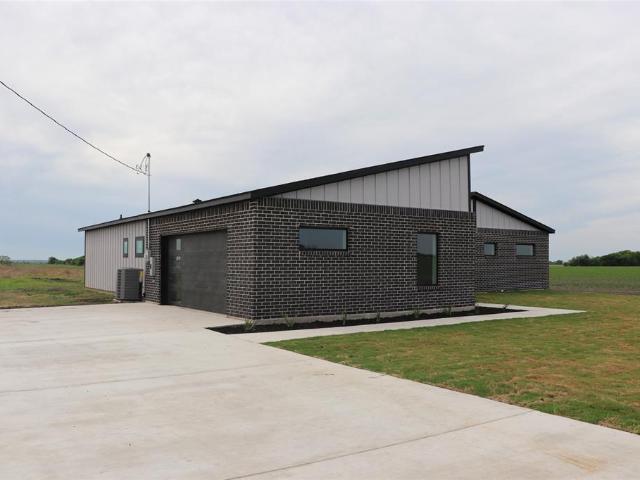House for sale in Ellis, Texas