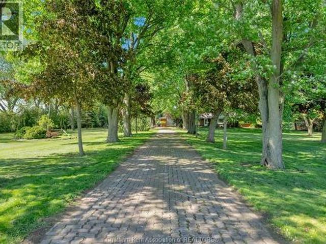 House for sale in Chatham–kent, Ontario