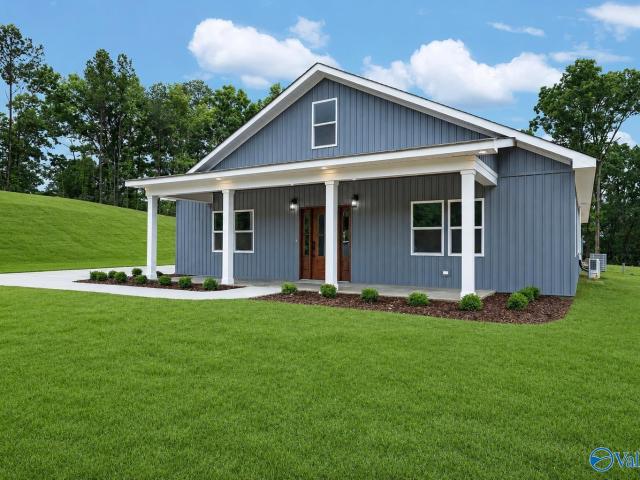 House for sale in Guntersville, Alabama