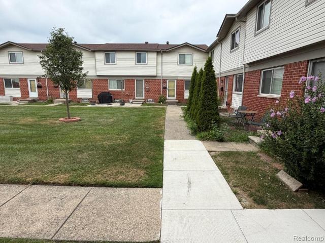 Condo for sale in Roseville, Michigan