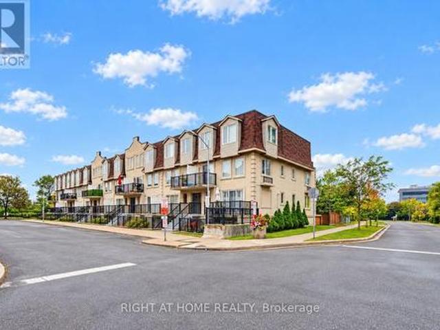 Townhouse for sale in York Centre, Toronto