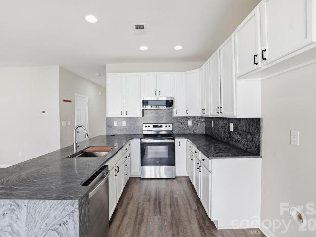 Townhouse for sale in Forest Oaks, Clover