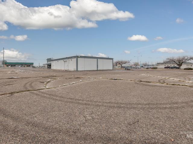Commercial for sale in Oregonia