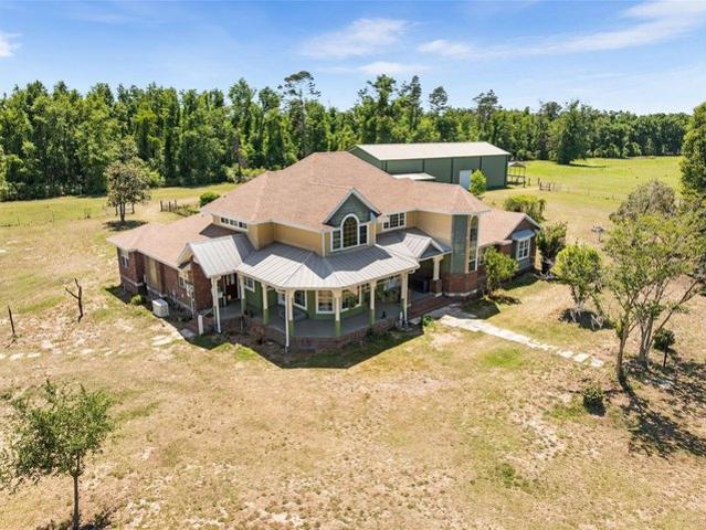 House for sale in Suwannee, Florida