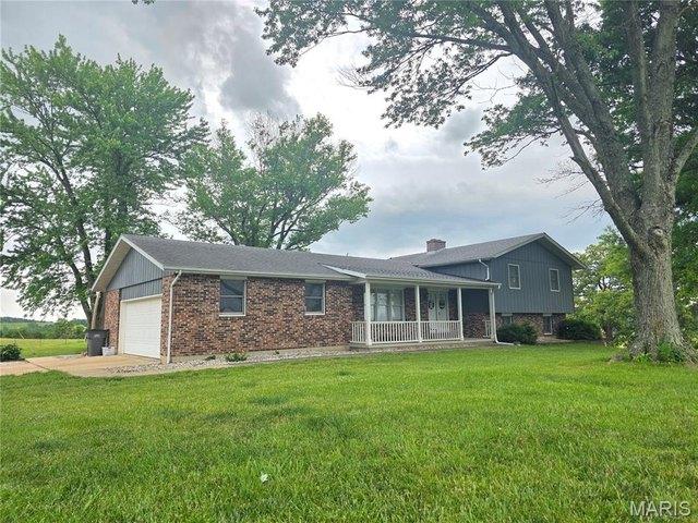 House for sale in Sainte Genevieve, Missouri