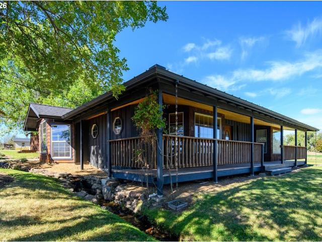 House for sale in Redmond, Deschutes County