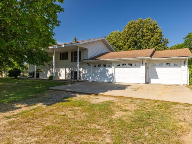 House for sale in Hubbard, Minnesota