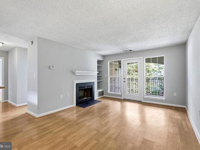 Condo for sale in Ashburn Farm, Ashburn