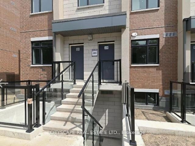 Townhouse for rent in Woburn, Ontario