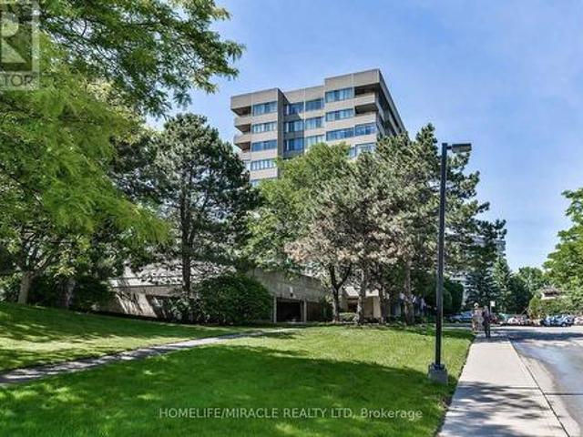 Condo for sale in Mississauga Valleys, Mississauga