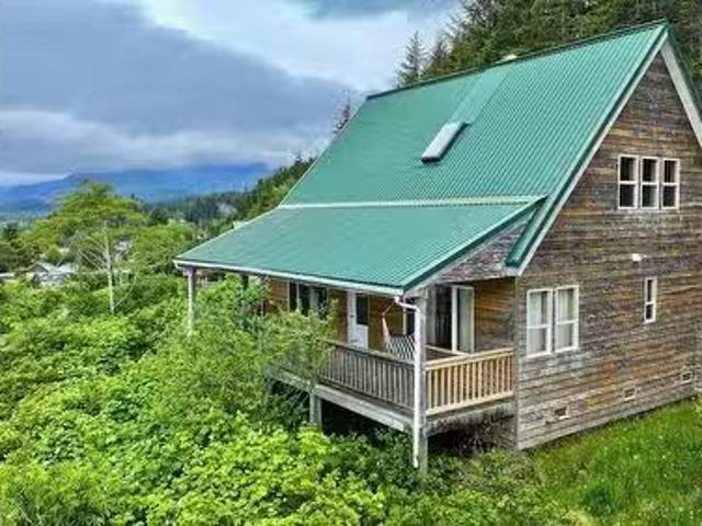House for sale in Queen Charlotte, British Columbia