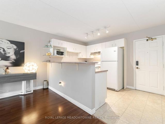 Condo for rent in Burlington, Ontario