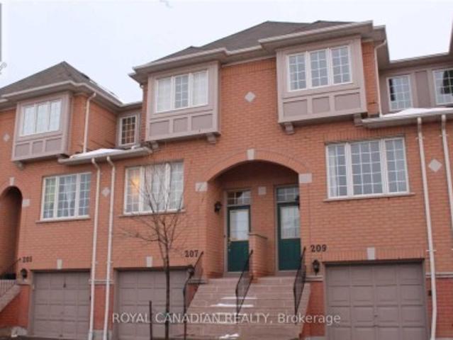 Townhouse for rent in Mississauga, Ontario