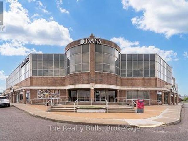 Commercial for rent in Mississauga, Ontario