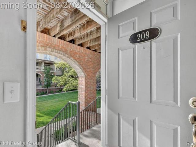 Condo for sale in Auburn Hills, Michigan