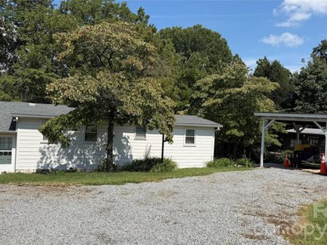 House for sale in Mount Holly, North Carolina