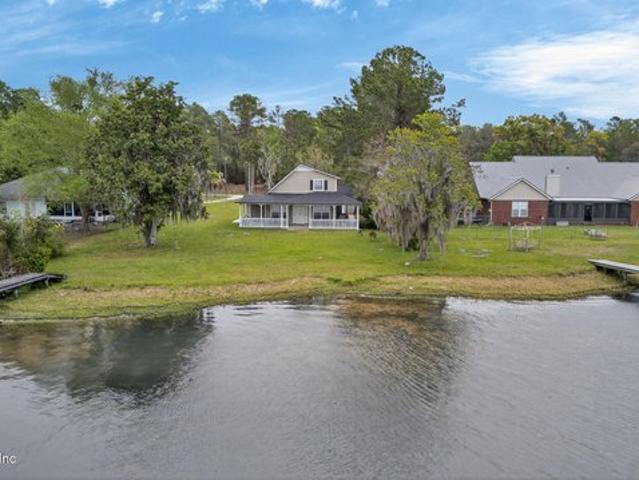 House for sale in Florahome, Florida