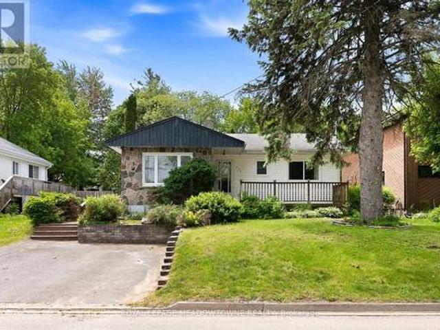 House for sale in Barrie, Central Ontario