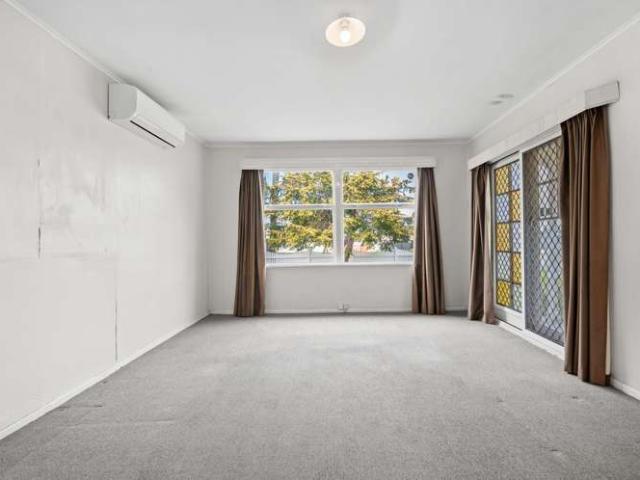 House for sale in Hamilton East, Hamilton City