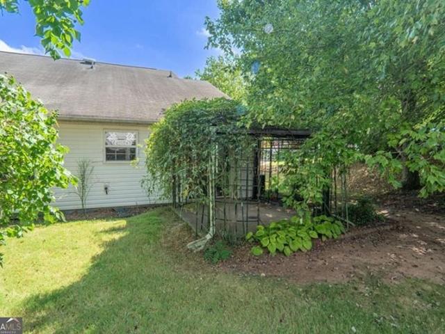 Townhouse for sale in Canton, Georgia